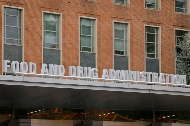 © Reuters. FILE PHOTO: Signage is seen outside of the Food and Drug Administration (FDA) headquarters in White Oak, Maryland, U.S., August 29, 2020. REUTERS/Andrew Kelly/File Photo