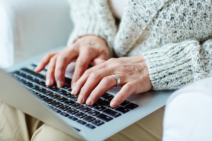 If you’re considering how to switch brokers, it doesn’t have to be hard.